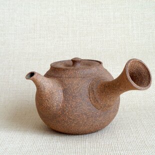 お取り寄せ】南部鉄器 鉄瓶 雲竜（黒）1.3L 内面漆焼付・酸化被膜仕上