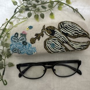 ✳︎ ✳︎ ハンドメイド☆ミナペルホネンfollowing day刺繍メガネ