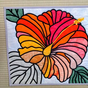 パッチワークキルト タペストリー 【チューリップ】花 壁掛け ステンド