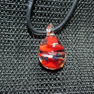 桜のとんぼ玉（ガラス玉）ネックレス／水色×青 | iichi 日々の暮らしを