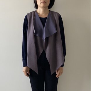 着物リメイク 泥大島紬のチュニックベスト 菱に赤い花 | iichi 日々の