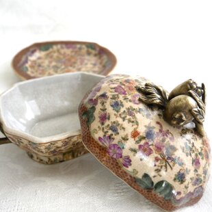 Wong Lee Porcelain】シノワズリ様式 蓋と受け皿付き 陶磁器製容器