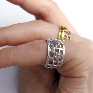 New ☆新作 ☆『Yellow Quartz』の世界でひとつの天然石リング