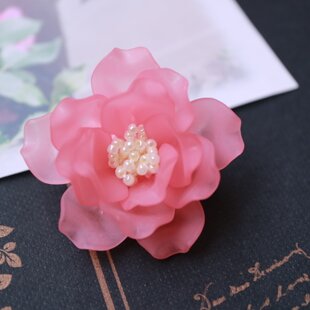 刺繍ブローチ 「パイナップル」 | iichi 日々の暮らしを心地よくする