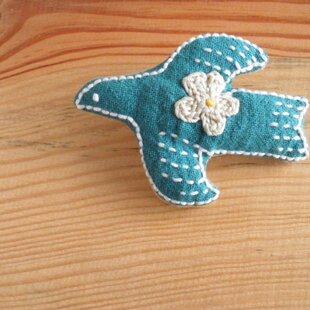 刺繍ブローチ 「メロンクリームソーダ」 | iichi 日々の暮らしを