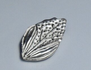 AKI KASARAブローチ 展