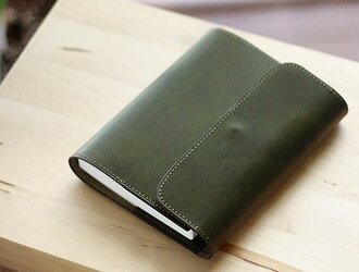 ほぼ日手帳カバー・オリーブ　オリジナルしおり付属・万年筆対応[受注制作品]の画像