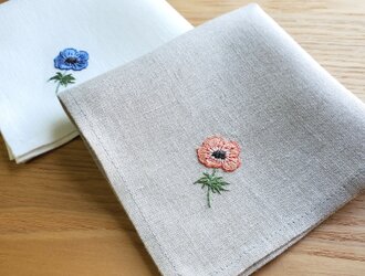 愛しきアネモネ｜手刺繍＆手仕立てのソフトリネンハンカチの画像