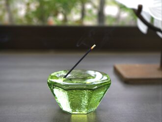 いぐさガラスのお香立ての画像