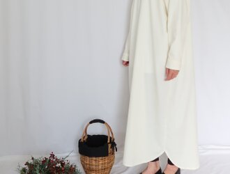 シャツコーデュロイ・スキッパーワンピース♡冬の白・温かみの画像