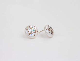 makie pearl nuts pattern earringsの画像