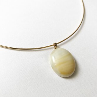Glass necklace beige shima02