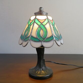 エメラルドグリーン （ステンドグラスランプ） ガラス照明・ Mサイズ