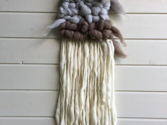 モフモフ羊毛のレトロモダンなウォールハンギング-