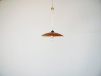木のランプシェード（チェリー）の画像