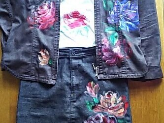 薔薇のジャケット+Tシャツ(ブラウス)+スカート《手描きオーダーメイド作品》の画像
