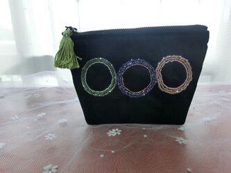 ビーズ刺繡のポーチの画像