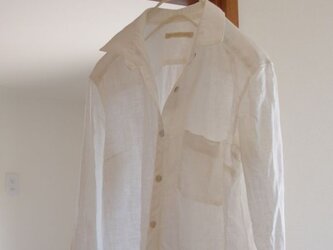 M~LL 白いリネンの七分袖ロングシャツの画像