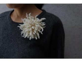 flower（ブローチ）の画像