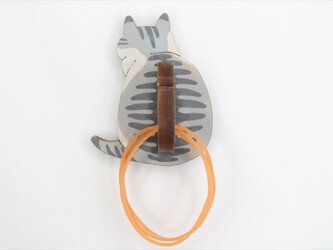 シマ柄猫の輪ゴムホルダー　マグネットの画像