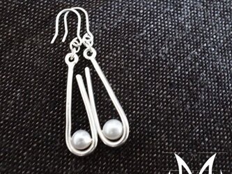 Clutch Pearl Pierce：銀９２５淡水真珠ピアス（御影宝飾工房）の画像