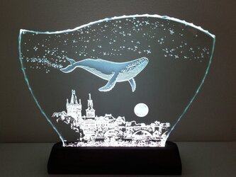 星降る夜・クジラ・プラハ　ガラスエッチングパネル Lサイズ・LEDスタンドセット（ランプ・ライト・照明）の画像