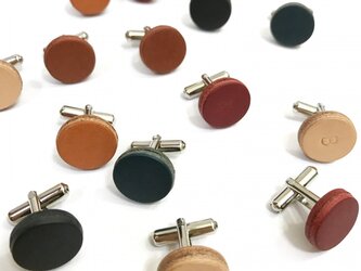 革のカフスボタン colorsの画像
