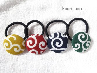 唐草模様　クルミボタンのヘアゴム　の画像