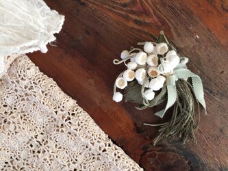 布花コサージュ　すずらんの花束の画像