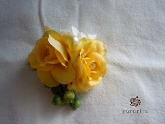 【SOLD OUT】小さなバラの爽やかコサージュの画像