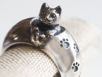 猫からの贈りものリングの画像