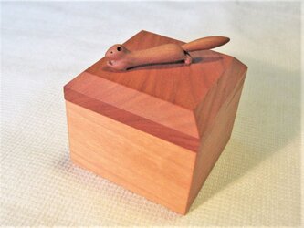 ハーブボックス（リス）の画像