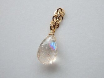 虹を内包したクリアなサンストーン☆ひと粒ネックレスの画像