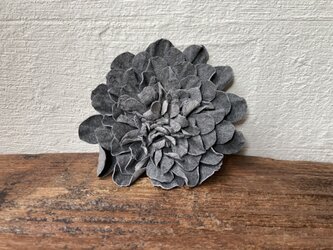 革花のブローチピン 3Lサイズ  グレーの画像