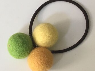 3色フェルトボールのゴムの画像