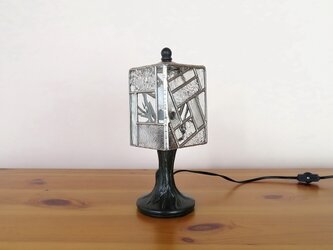 クリア×クリア 透明の輝き・Bステンドグラスランプ（テーブルランプ）ガラス照明・Mサイズの画像