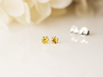 幸運の石-シトリンのスタッドピアス　3mm 11月誕生石の画像