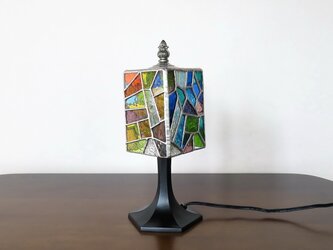 モザイクミックス・幾何学模様のステンドグラスランプ（テーブルランプ）ガラス照明・Mサイズの画像