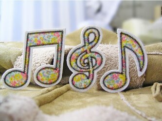 街の可愛い刺繍屋さんが販売する音符マークのハンドメイド クラフト作品 手仕事品一覧 Iichi ハンドメイド クラフト作品 手仕事品の通販