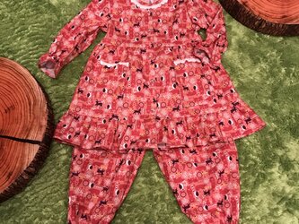 キッズレースフリルワンピースパジャマ 赤色北欧柄の画像