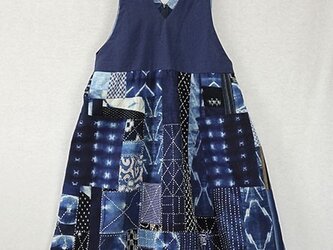 パッチワークと刺し子のジャンバースカートの画像
