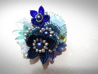 flower brooch (blue)の画像
