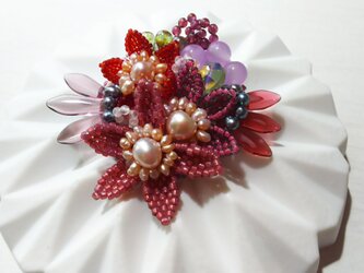 flower brooch (berry)の画像