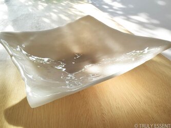 純白ガラスの大皿 -「 KAZEの肌 」● 36cm・光沢の画像