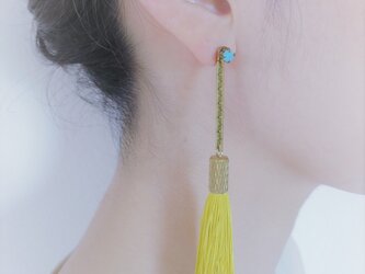 シルクタッセルロングピアス マスタード tassel pierced earrings <PETS-2YL>の画像