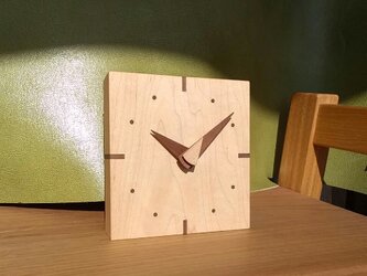 メープルの小さな時計の画像