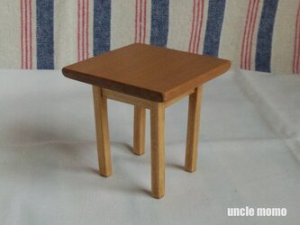 ドール用テーブル小（色：オーク）　1/12ミニチュア家具の画像