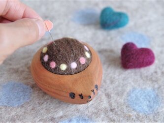 ハリネズミの羊毛ピンクッション【針山】みずたまリング　ピンクの画像