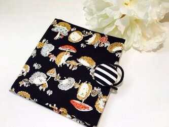 携帯用BOXティッシュケース　はりねずみ君ときのこのおでかけ。の画像