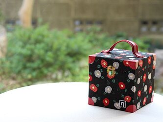 四角なはこかばん（ツバキ）の画像